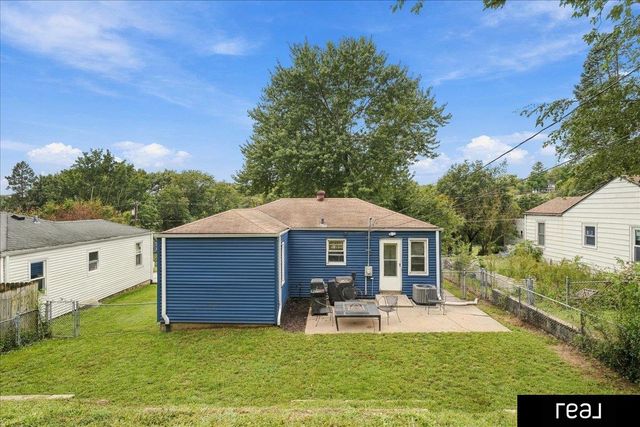 9613 N 31 Street, Omaha, NE 68112