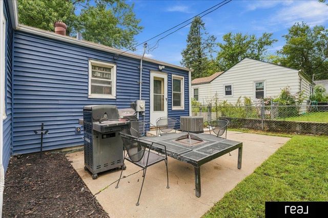 9613 N 31 Street, Omaha, NE 68112