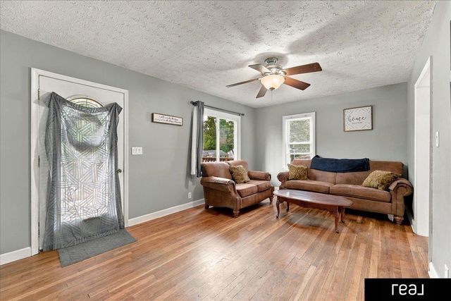 9613 N 31 Street, Omaha, NE 68112