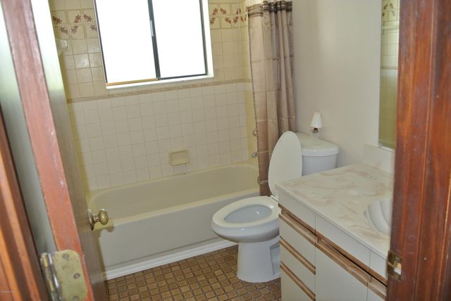 321 Huntsville Street NE, Palm Bay, FL 32907