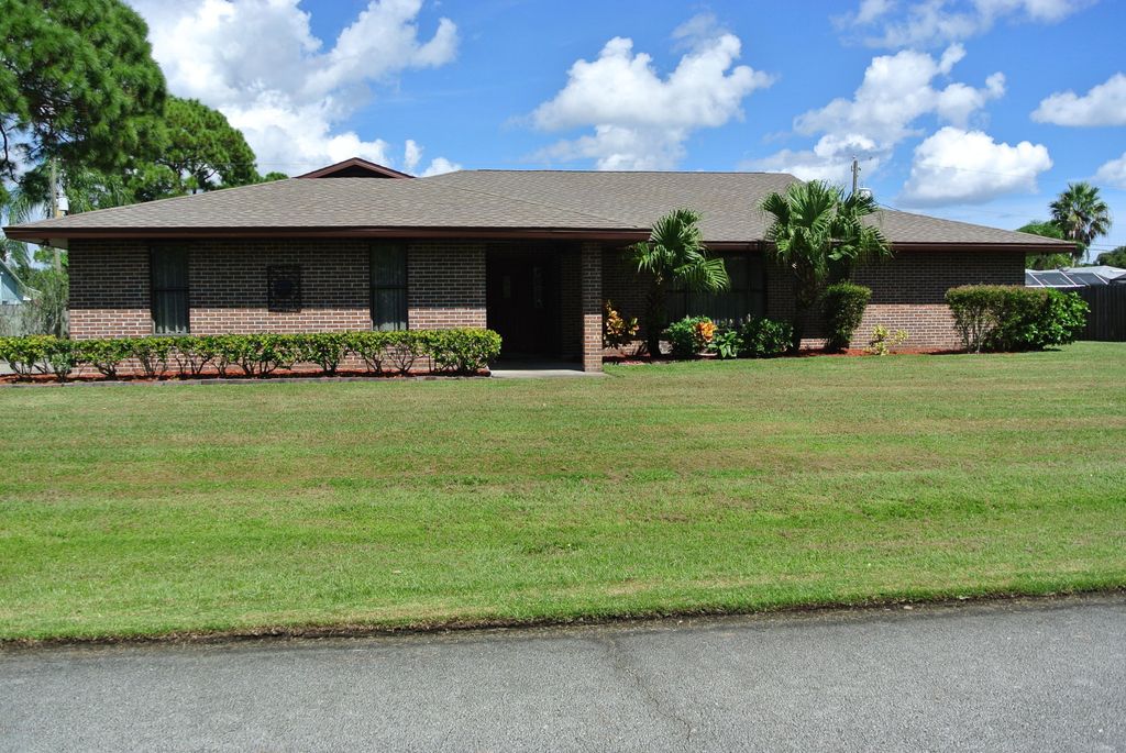 321 Huntsville Street NE, Palm Bay, FL 32907