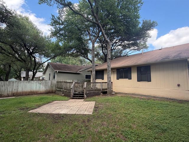 7422 Dallas DR, Austin, TX 78729