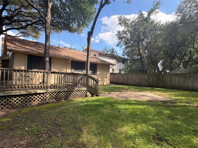 7422 Dallas DR, Austin, TX 78729