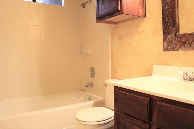 7422 Dallas DR, Austin, TX 78729