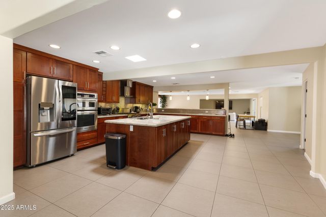 11033 N 74TH Street, Scottsdale, AZ 85260