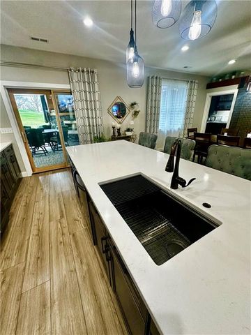 186 N Sunset Drive, Maryville, MO 64468