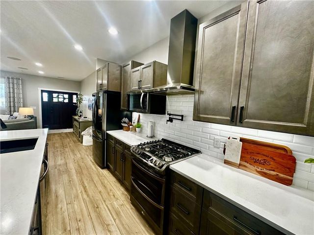 186 N Sunset Drive, Maryville, MO 64468