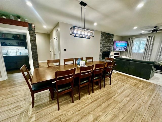 186 N Sunset Drive, Maryville, MO 64468