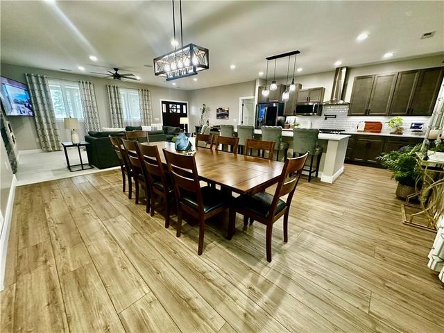 186 N Sunset Drive, Maryville, MO 64468