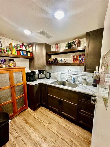 186 N Sunset Drive, Maryville, MO 64468