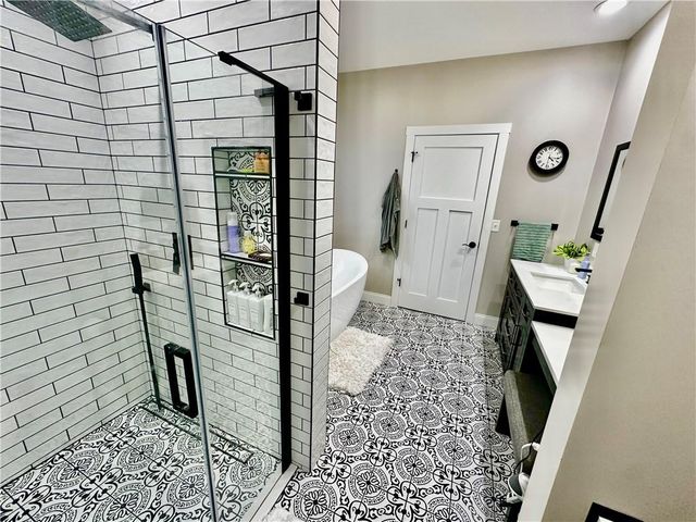 186 N Sunset Drive, Maryville, MO 64468