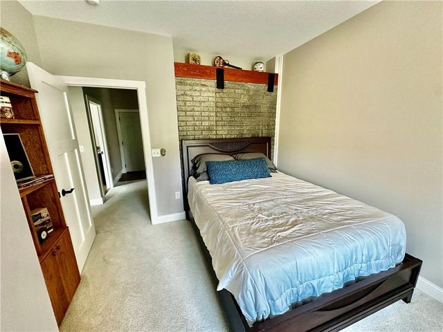 186 N Sunset Drive, Maryville, MO 64468