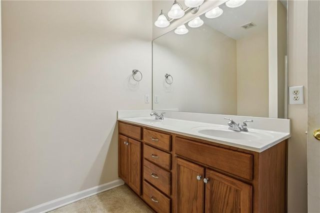 119 HOLIDAY Road 1202, Buford, GA 30518