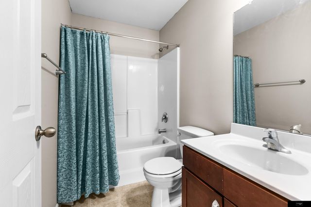 10601 Craig Street, Omaha, NE 68122