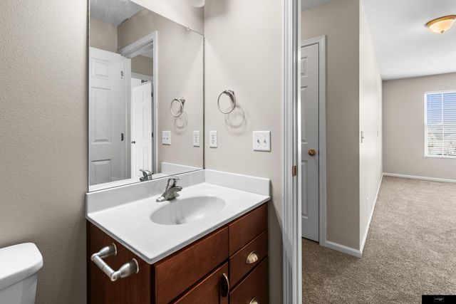 10601 Craig Street, Omaha, NE 68122