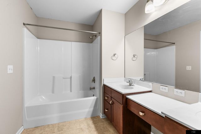 10601 Craig Street, Omaha, NE 68122