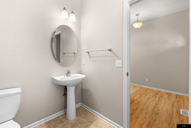 10601 Craig Street, Omaha, NE 68122