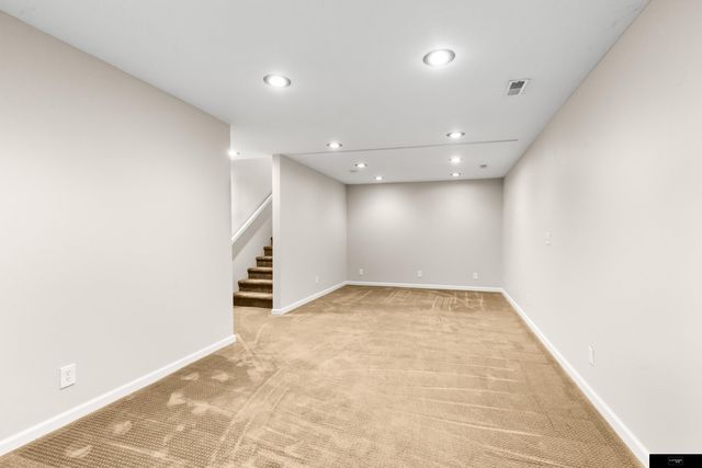 10601 Craig Street, Omaha, NE 68122