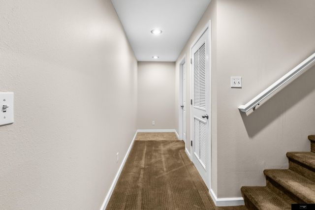 10601 Craig Street, Omaha, NE 68122