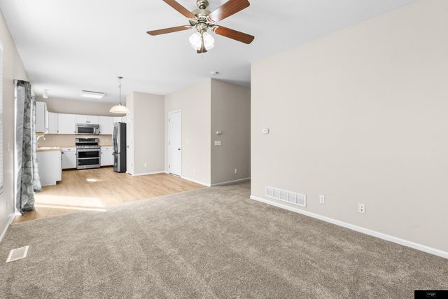 10601 Craig Street, Omaha, NE 68122