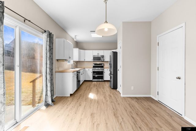 10601 Craig Street, Omaha, NE 68122