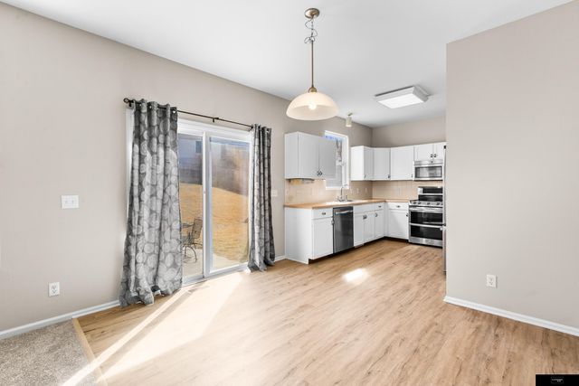 10601 Craig Street, Omaha, NE 68122