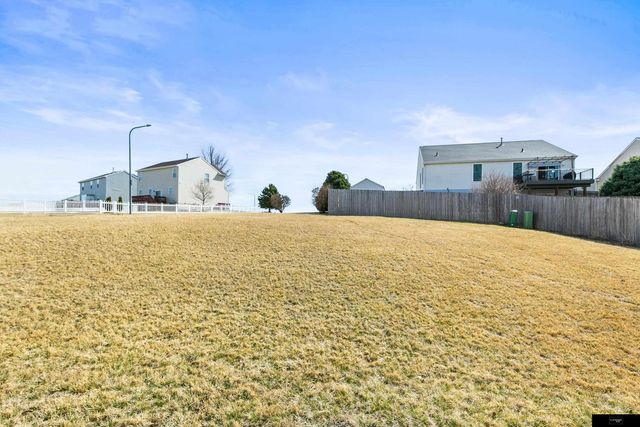 10601 Craig Street, Omaha, NE 68122