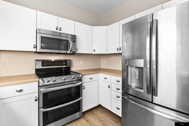 10601 Craig Street, Omaha, NE 68122