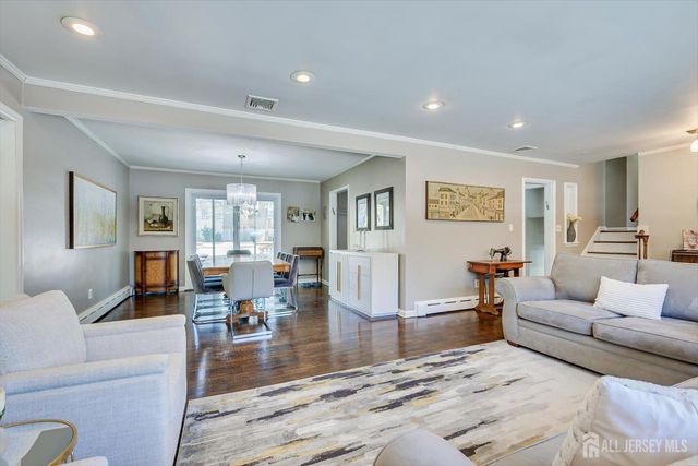 9 Olden Road, Edison, NJ 08817