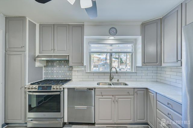 9 Olden Road, Edison, NJ 08817