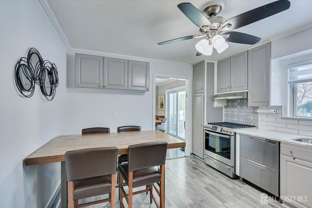 9 Olden Road, Edison, NJ 08817