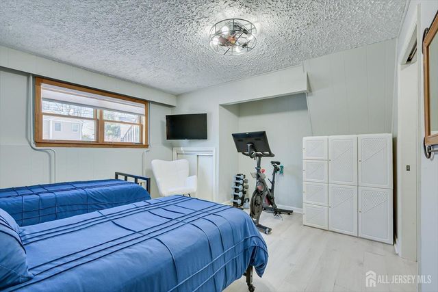 9 Olden Road, Edison, NJ 08817