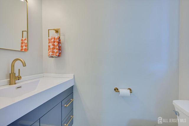 9 Olden Road, Edison, NJ 08817