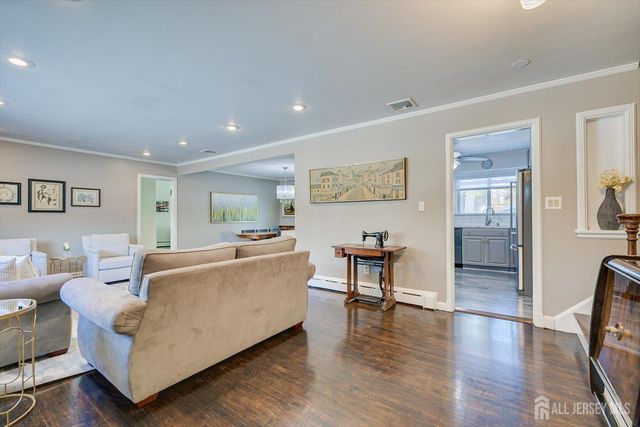 9 Olden Road, Edison, NJ 08817