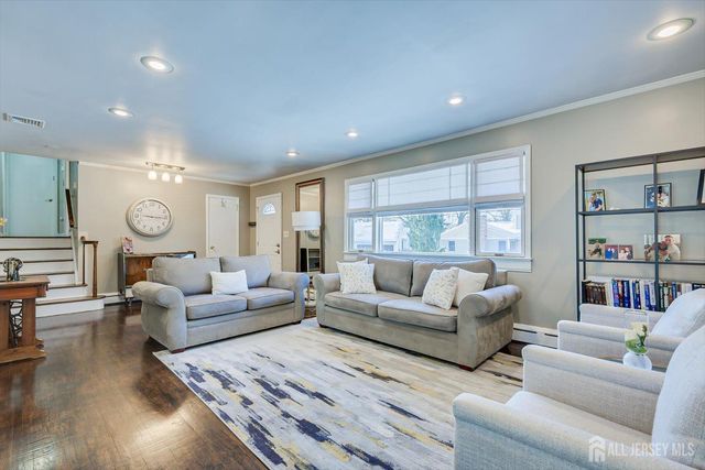 9 Olden Road, Edison, NJ 08817