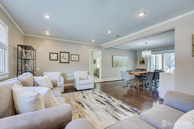 9 Olden Road, Edison, NJ 08817