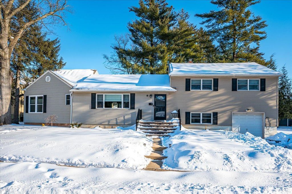 9 Olden Road, Edison, NJ 08817