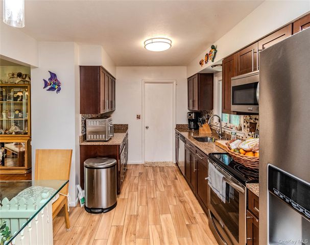 10 Old Mill Drive, Poughkeepsie, NY 12603