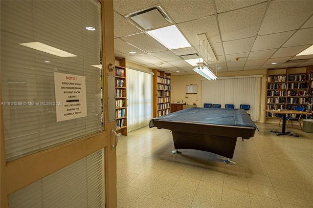 16790 NE 14th Ave 215, Miami, FL 33162