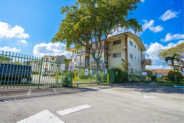 16790 NE 14th Ave 215, Miami, FL 33162