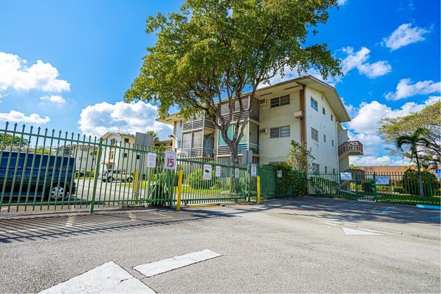 16790 NE 14th Ave 215, Miami, FL 33162