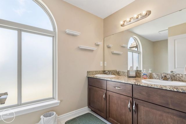19060 Bedford Drive 34, Clinton Township, MI 48038