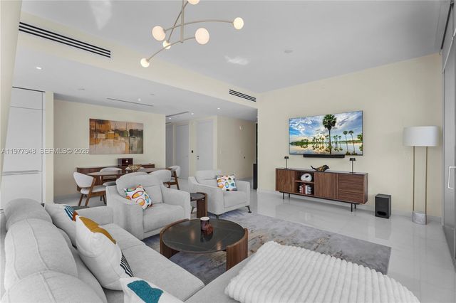 300 Biscayne Boulevard Way 4007W, Miami, FL 33131