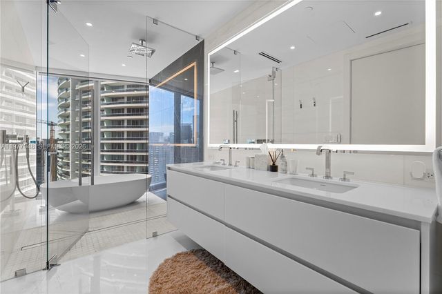 300 Biscayne Boulevard Way 4007W, Miami, FL 33131