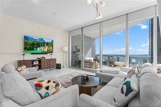 300 Biscayne Boulevard Way 4007W, Miami, FL 33131