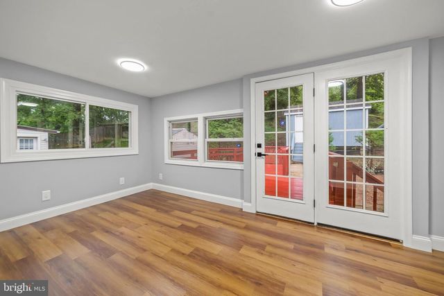 8405 58TH AVE, College Park, MD 20740