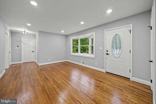 8405 58TH AVE, College Park, MD 20740