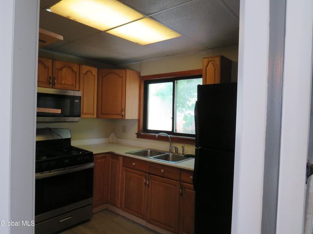 12 Glebe Street, Johnstown, NY 12095