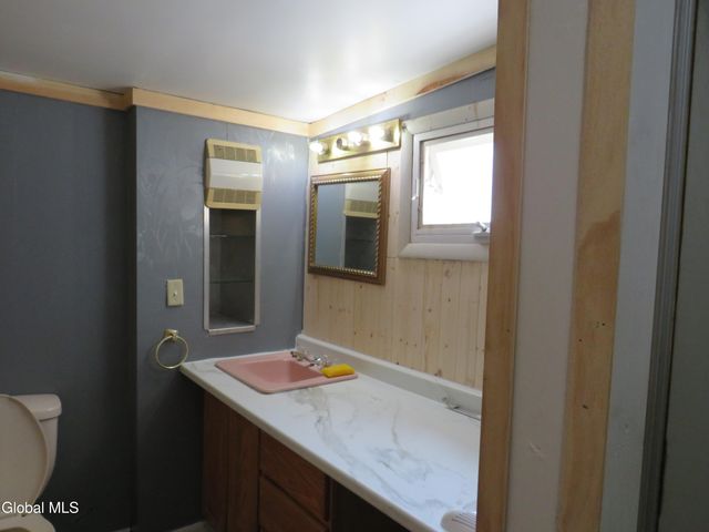 12 Glebe Street, Johnstown, NY 12095