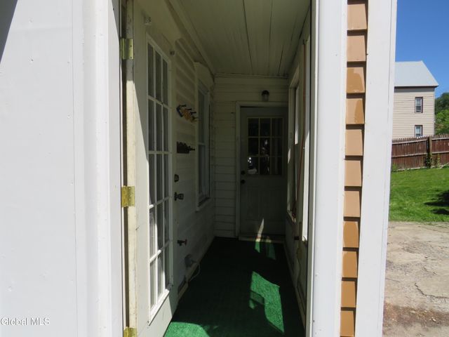 12 Glebe Street, Johnstown, NY 12095